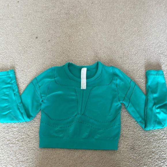 Womens Fabletics Workout Shirt - Picture 1 of 3